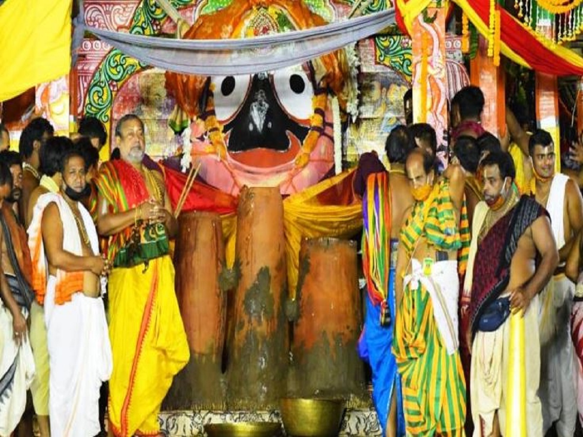 Adharapana 2023: କାହିଁକି ଓ କିପରି ହୁଏ ମହାପ୍ରଭୁଙ୍କ ଅଧରପଣା ନୀତି, କ’ଣ ରହିଛି ଏହା ପଛର ପୌରାଣିକ କଥା Adharapana 2023: କାହିଁକି ଓ କିପରି ହୁଏ ମହାପ୍ରଭୁଙ୍କ ଅଧରପଣା ନୀତି, କ’ଣ ରହିଛି ଏହା ପଛର ପୌରାଣିକ କଥା