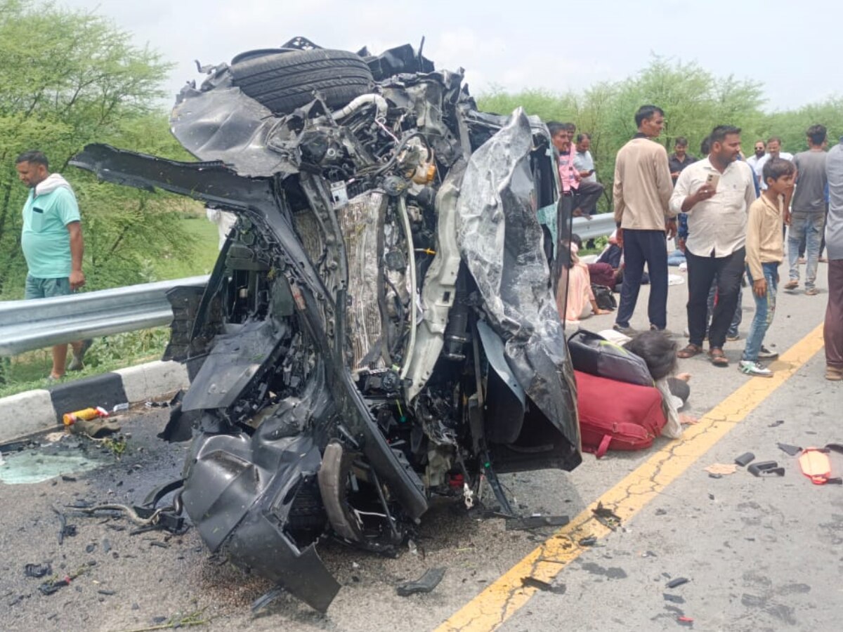 Firozabad News: आगरा-लखनऊ एक्सप्रेस वे पर भीषण सड़क हादसा, दो कारों की टक्कर में 4 की मौत, 6 घायल