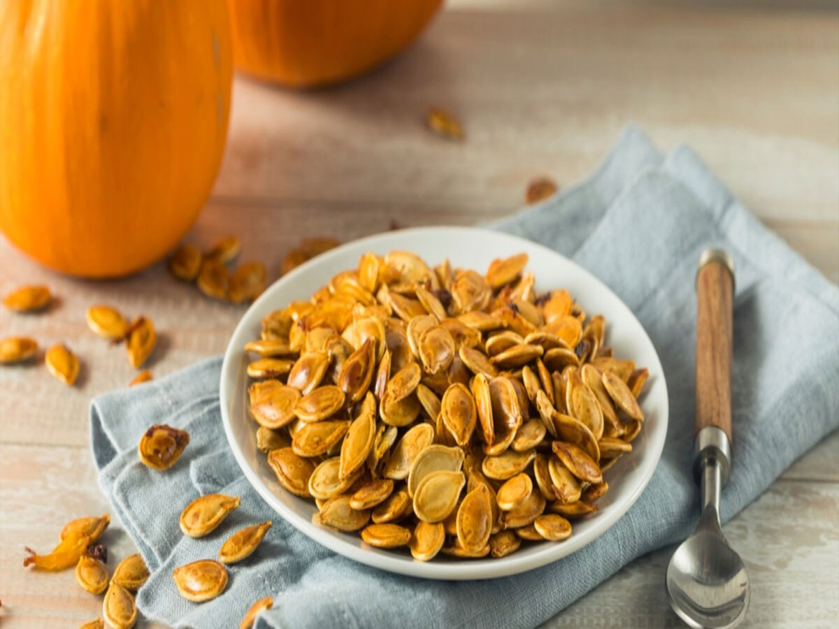 Health News Benefits of Pumpkin Seeds kaddoo ke beej khane ke fayde
