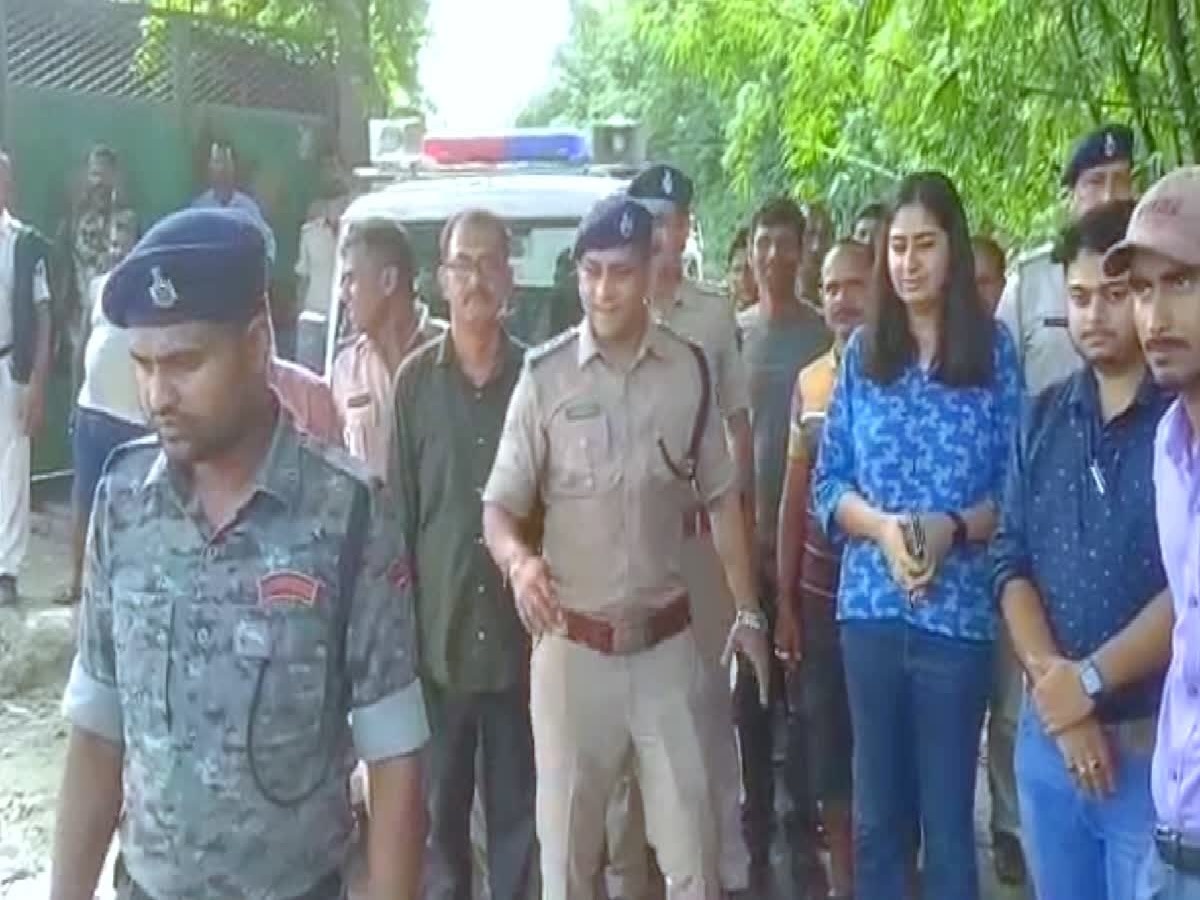 Darbhanga Crime: किसकी खुराफात? पशुओं के कटे अवशेष धार्मिक स्थान पर फेंके, इलाके में तनाव