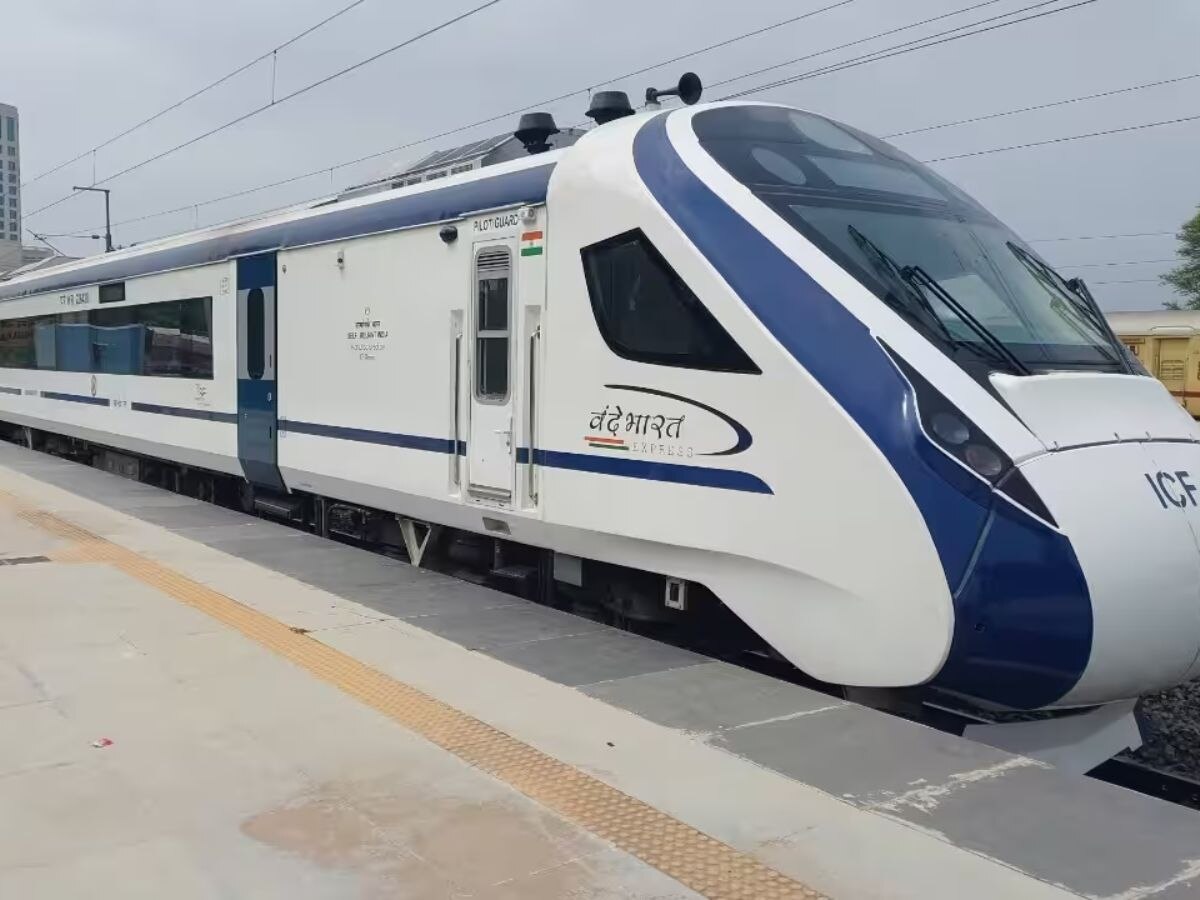 Vande Bharat Express: अब यूपी के इस रूट पर दौड़ेगी वंदे भारत एक्सप्रेस, पीएम मोदी इस तारीख को दिखा सकते हैं हरी झंडी