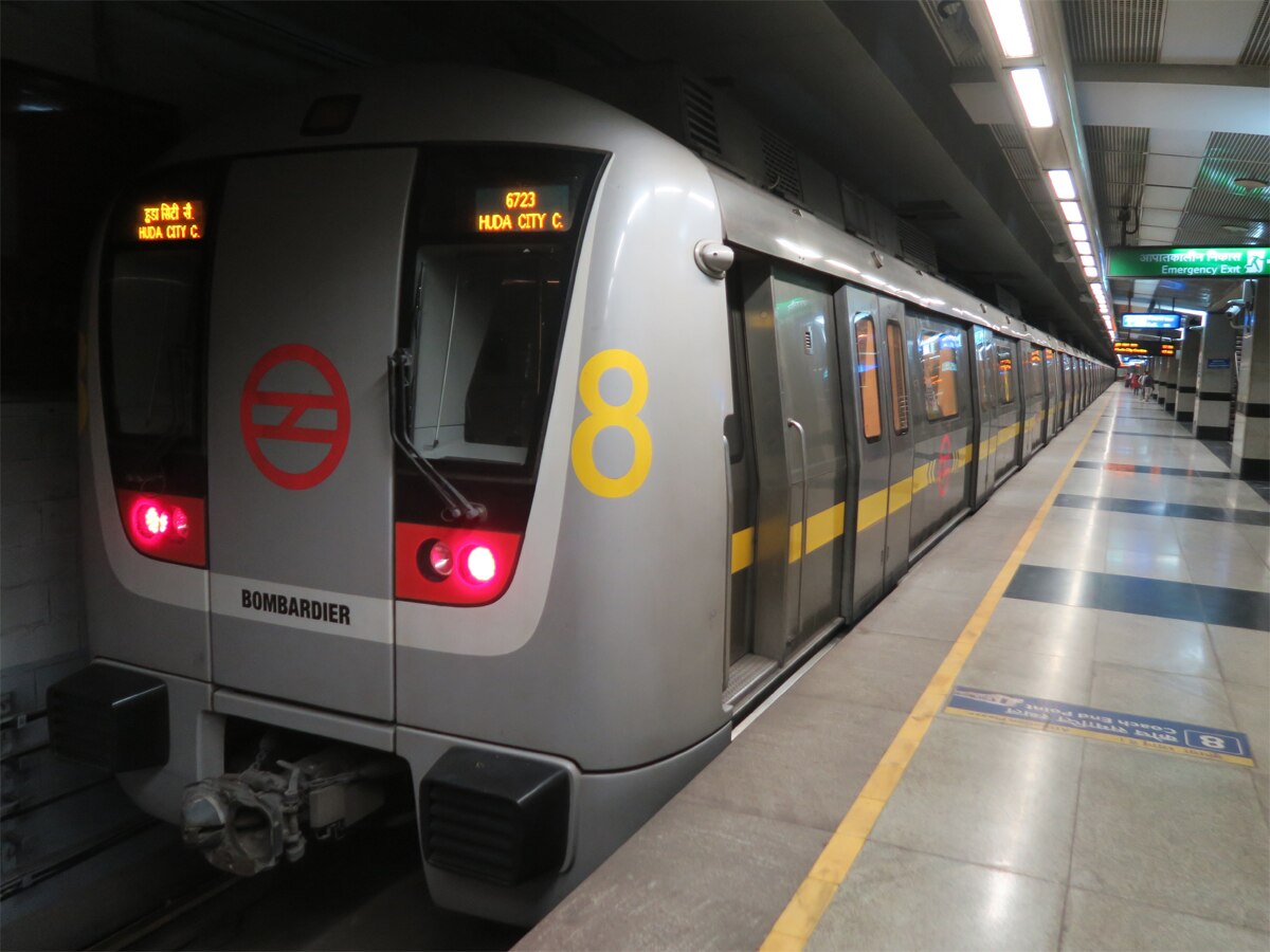 Delhi Metro: चंद घंटों में 3 बार बदला गया मेट्रो स्टेशन का नाम, यात्री भी हो गए कन्फ्यूज