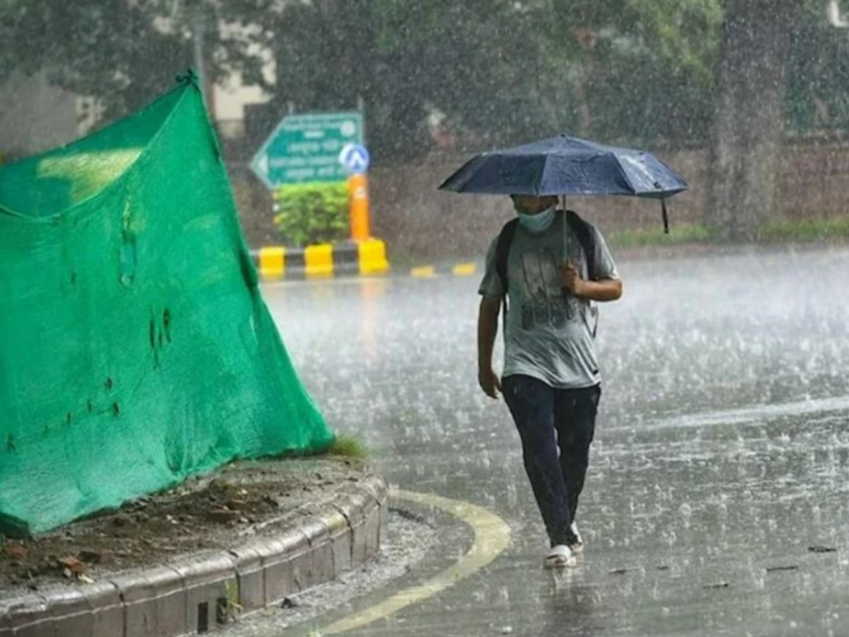 Delhi Weather Update : दिल्ली में सावन के पहले दिन गरज के साथ हो सकती है हल्की बारिश 