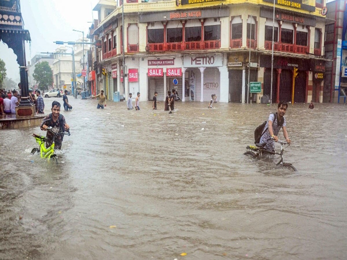 Rajasthan Weather News: राजस्थान एक बार फिर सक्रिय होगा मानसून, इन जिलों में जोरदार बारिश का अलर्ट 