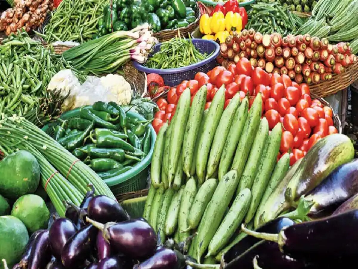 Delhi Vegetable Price: मंहगाई ने बिगाड़ा रसोई का बजट, जानें दिल्ली में कहां कितने बढ़े सब्जियों के दाम 