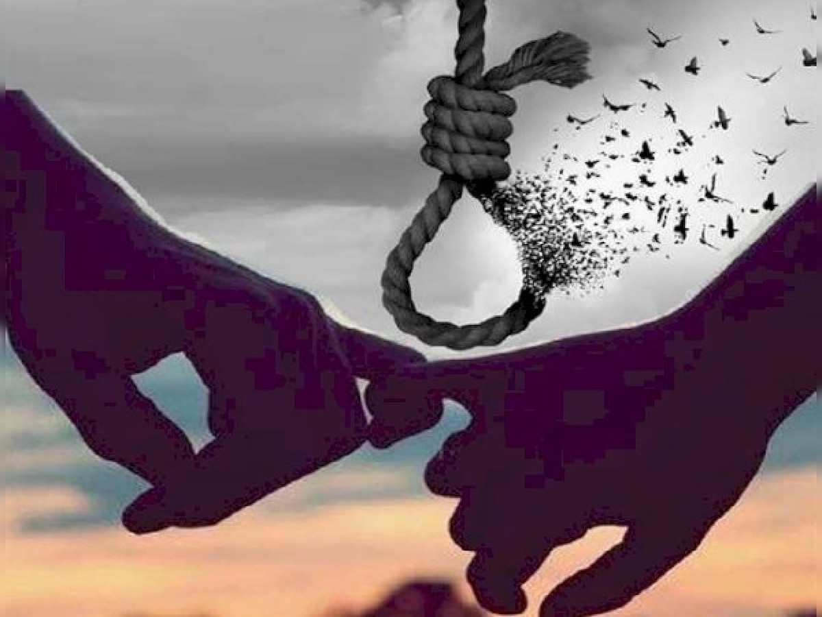 Lohardaga News: प्रेम प्रसंग में प्रेमी ने फांसी लगाकर की आत्महत्या, परिजनों ने लगाया हत्या का आरोप