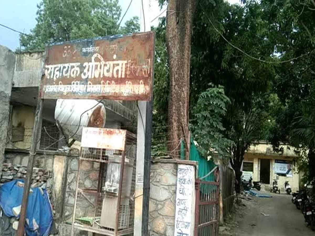 बड़ीसादड़ी में बिजली सप्लाई को लेकर कर्माचरियों और लोगों के बीच हुई झड़प, परिसर में घुस कर की गाली -गलौज