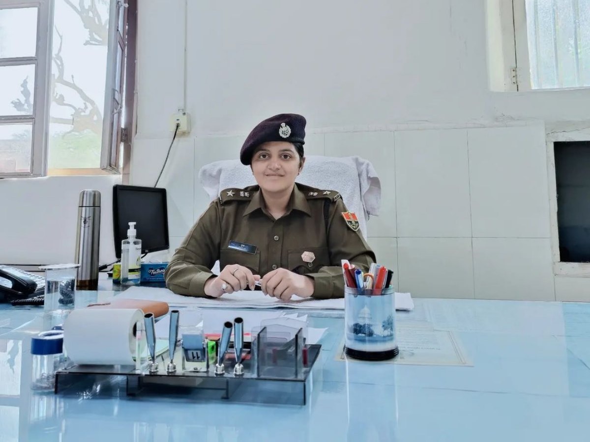 IPS Success Story: पापा बेटी को देखना चाहते थे पुलिस की वर्दी में, तो बेटी बन गई आईपीएस अफसर