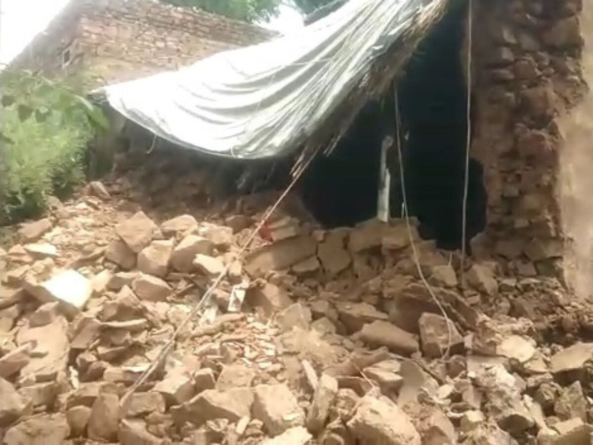 Jaipur news: तेज बारिश के चलते भरभरा कर गिरा कच्चा मकान, आशियाने के लिए बेबस हुआ मजदूर 