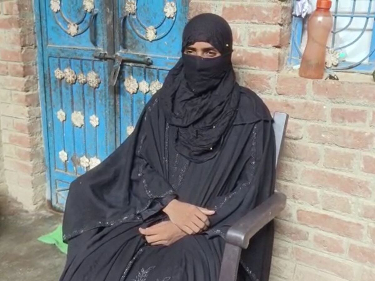 Kaushambi Triple Talaq Photo