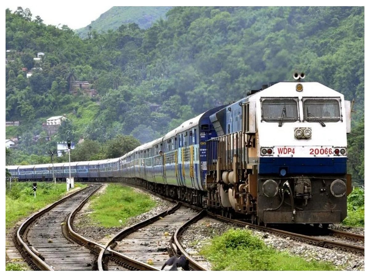 Indian Railway: इन ट्रेनों के किराये 25 फीसदी घटेंगे, जानिए कारण और लिस्ट