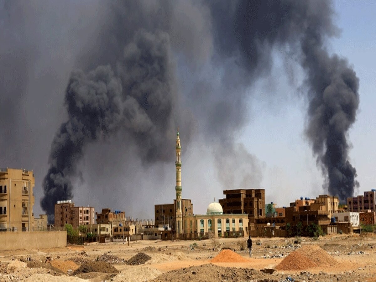 Sudan crisis: ओमडुरमैन में सबसे बड़ा हवाई हमला 22 लोगों की मौत, देशवासी घर छोड़ने को मजबूर