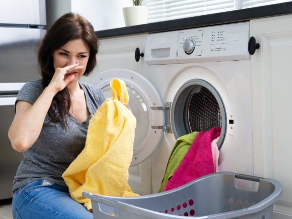 lifestlye news know how to get rid of bad smell from clothes in monsoon