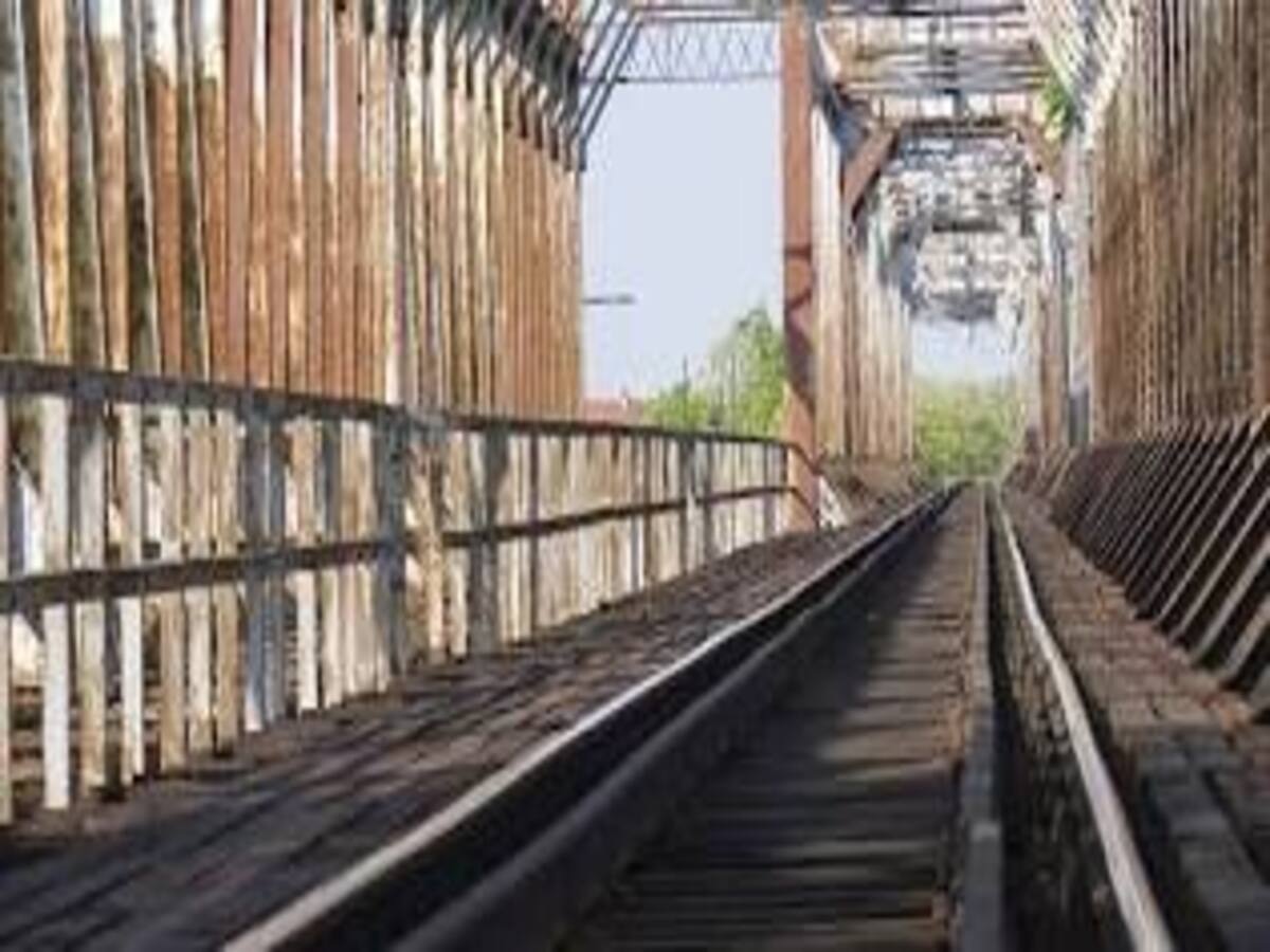 Mumbai Bridge Theft: ରାତାରାତି ଗାଏବ ହୋଇଗଲା ୬ ଟନ୍ ଓଜନର ବ୍ରିଜ; ତାଜୁବ ହୋଇଗଲେ ଅଧିକାରୀ