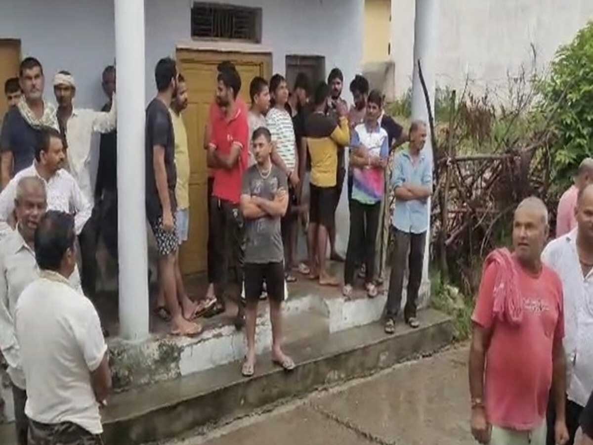 डूंगरपुर: ताला लगाकर गये ससुराल, चोर ले गए घर का सारा माल, सीसीटीवी फुटेज में दिखा पूरी वारदात