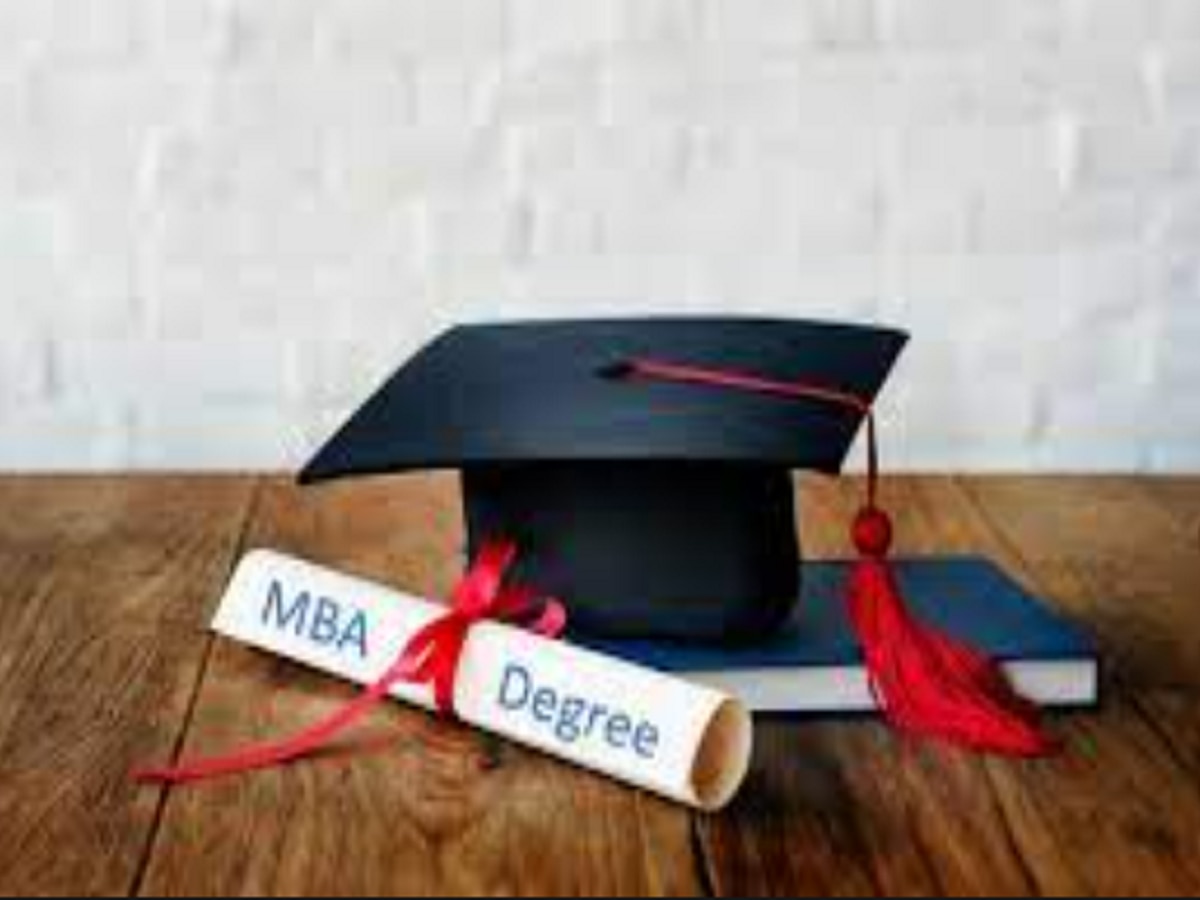 Online MBA: ऑनलाइन एमबीए से आएगा करियर में उछाल, नौकरी के साथ लें डिग्री