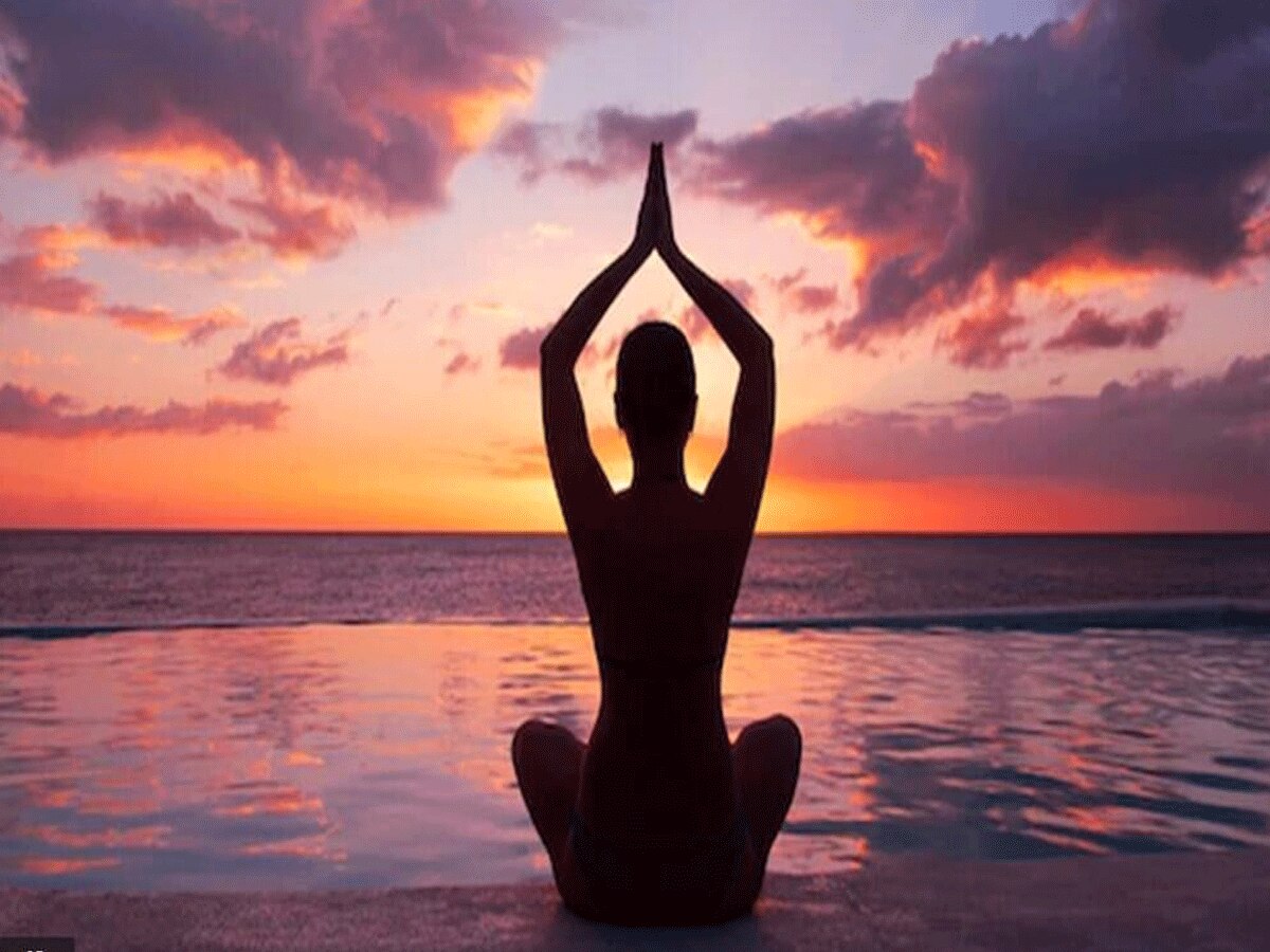 Morning Yoga Benefits: दिमाग को शांत रखने के लिए हर रोज करें योगा, शरीर को रखेगा फीट, मोटापे को करेगा कम