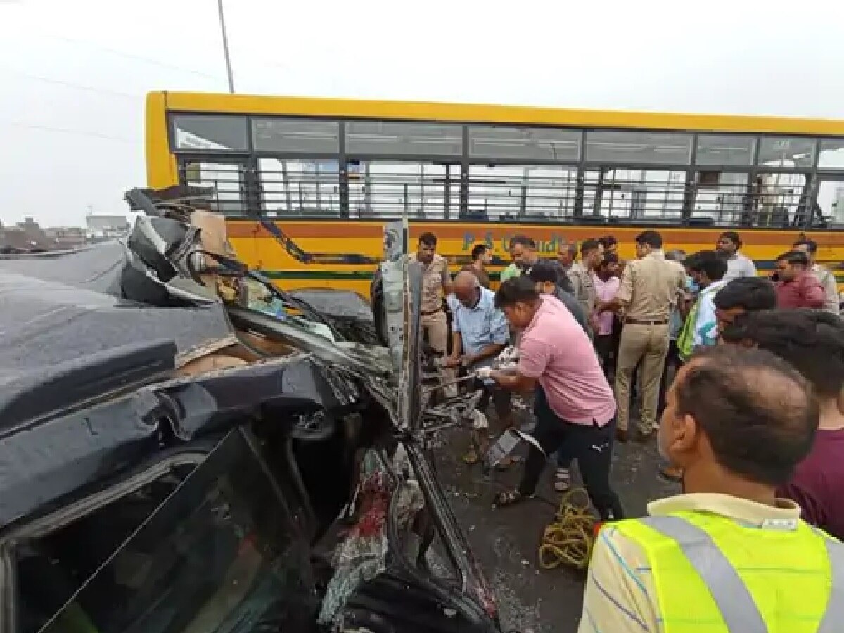 Ghaziabad Accident: गाजियाबाद मेरठ एक्सप्रेस-वे पर भीषण सड़क हादसा, एक ही परिवार के 6 लोगों की मौत