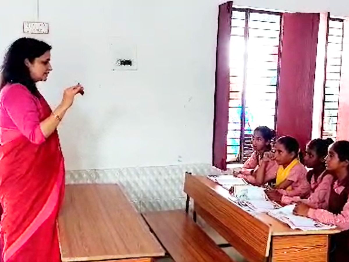 Bahraich DM Monika Rani reached Govt School for inspection teaching ...
