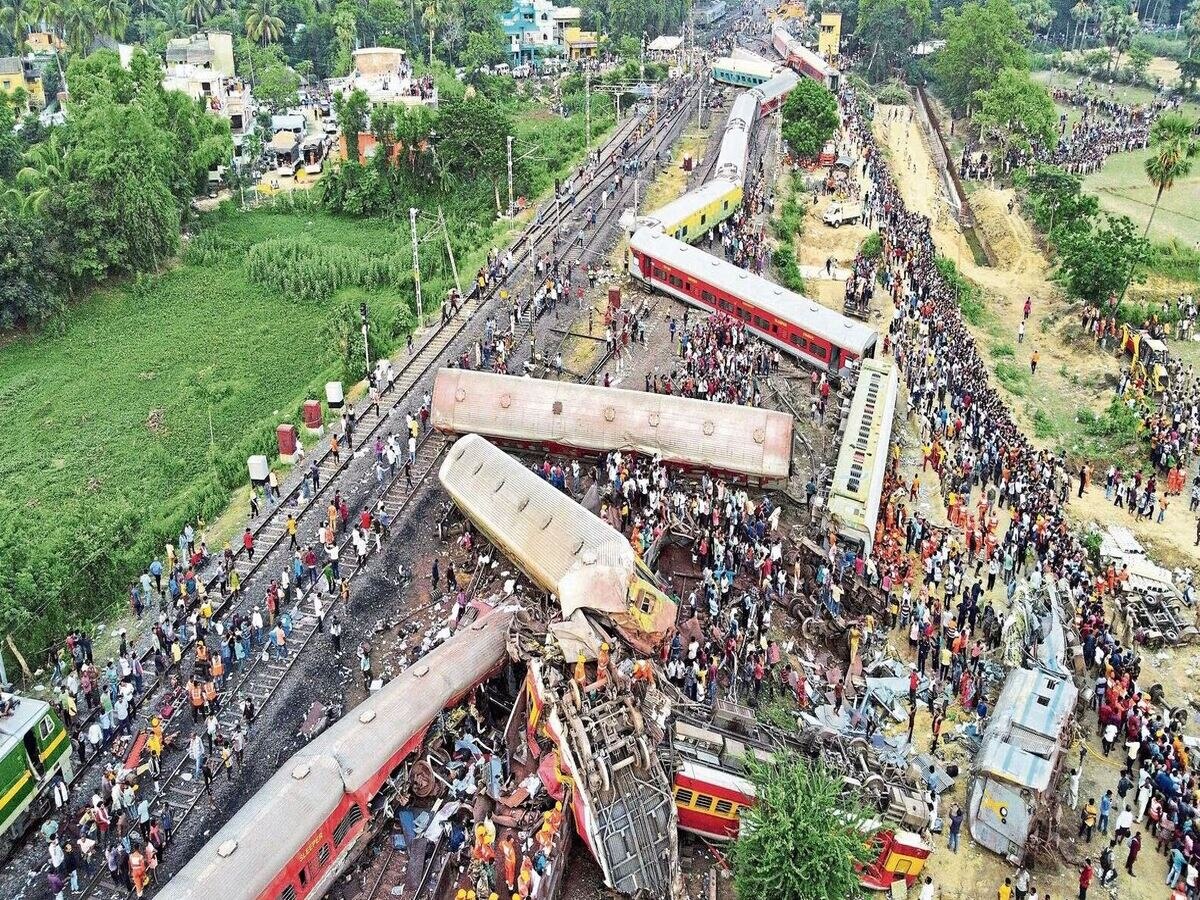  Balasore Train Tragedy: କରମଣ୍ଡଳ ଏକ୍ସପ୍ରେସ ଦୁର୍ଘଟଣାରେ ୭ ରେଳବାଇ କର୍ମଚାରୀ ନିଲମ୍ବିତ
