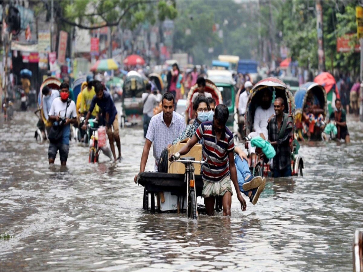 दिल्ली के बाद अब नोएडा में भी बाढ़ को लेकर अलर्ट, जारी किया गया हेल्पलाइन नंबर
