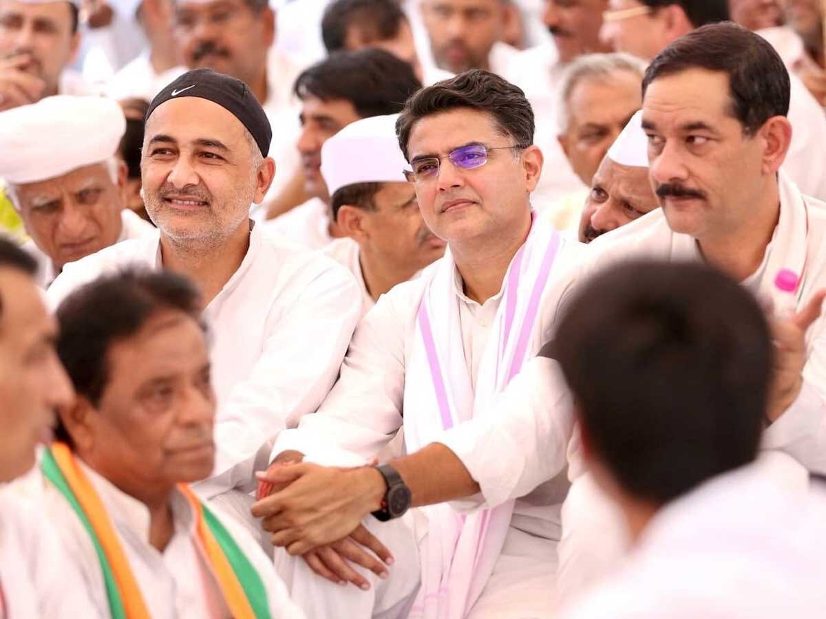 जयपुर में राजस्थान कांग्रेस का सात घंटे मौन सत्याग्रह, राहुल गांधी के लिए दिखाया संगठन