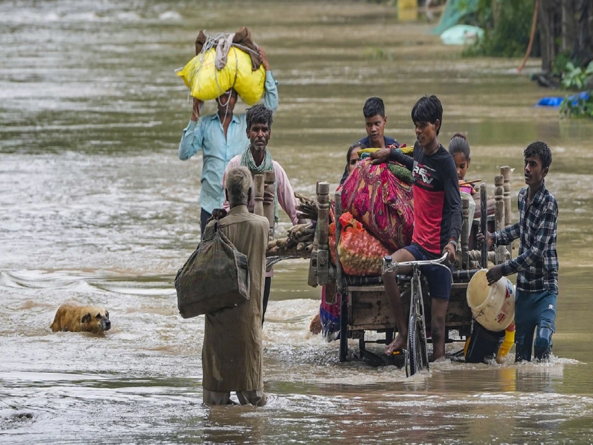  Yamuna Level: दिल्ली के इन इलाकों में घुसा बाढ़ का पानी, तेजी से बढ़ रहा है यमुना का जल स्तर