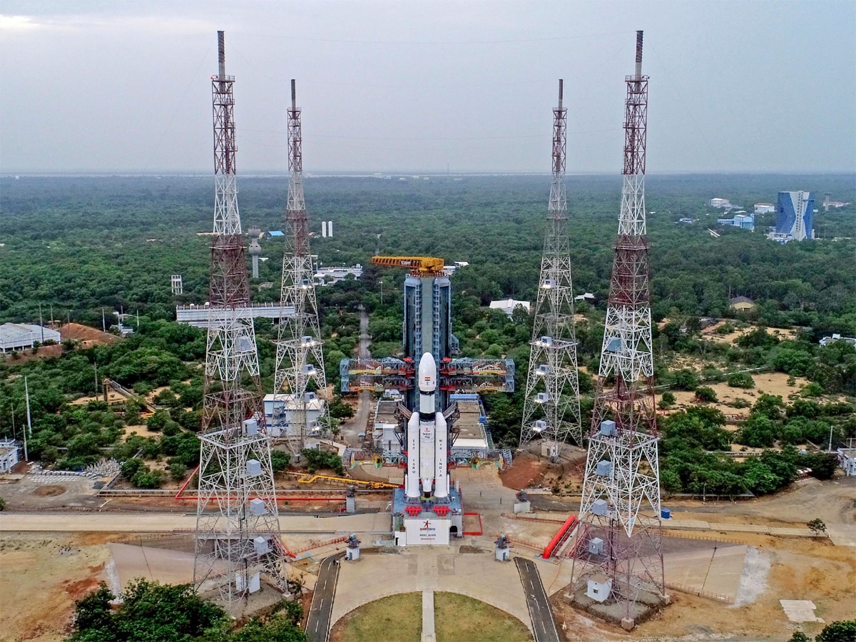 चंद्रयान-3 की लॉन्चिंग से पहले इसरो के वैज्ञानिक पहुंचे तिरुमला मंदिर, की पूजा-अर्चना