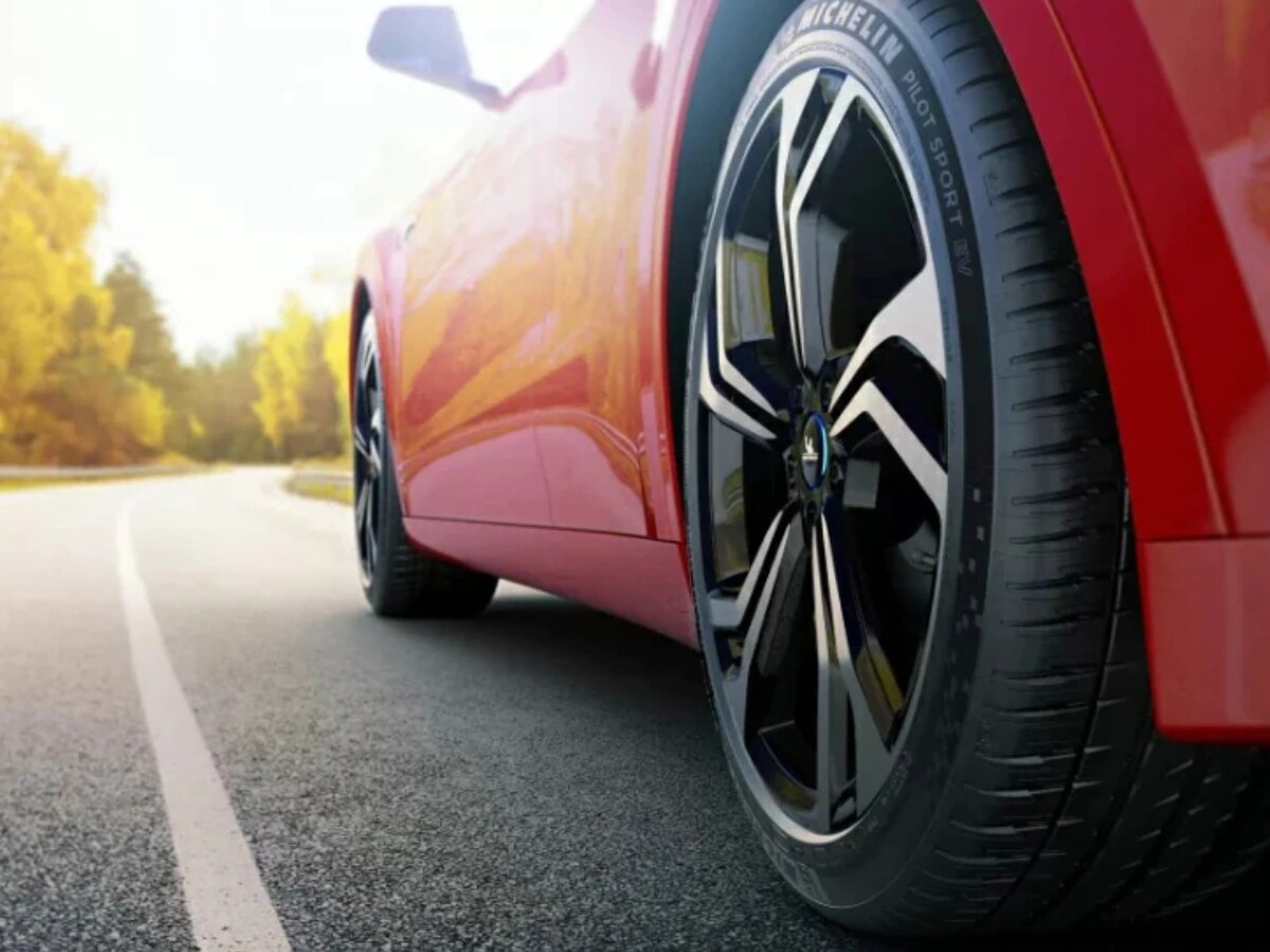 Car Tips: कारों में टायर रोटेशन क्यों जरूरी और कब कराना चाहिए? जानें