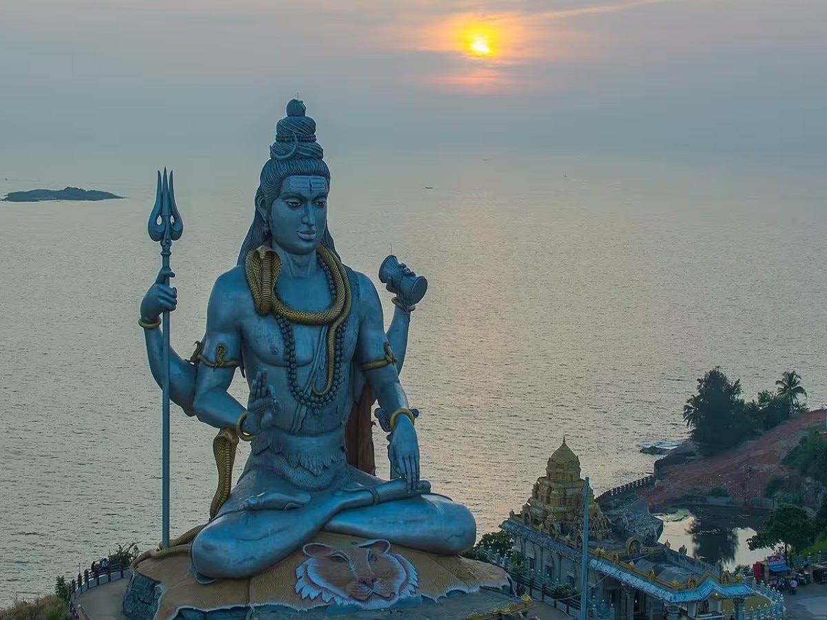 Sawan Shivratri 2023: इस दिन पड़ रही मासिक शिवरात्रि, शिव भक्त इस चढ़ाएंगे जल