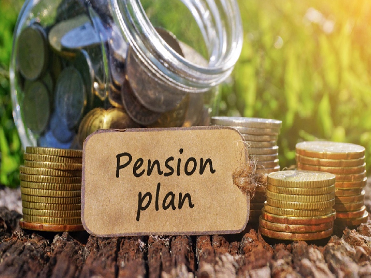 Pension: ऐसे रिटायर्ड कर्मचारियों की पेंशन हो जाएगी बंद, सरकार ने नियमों में किया बदलाव
