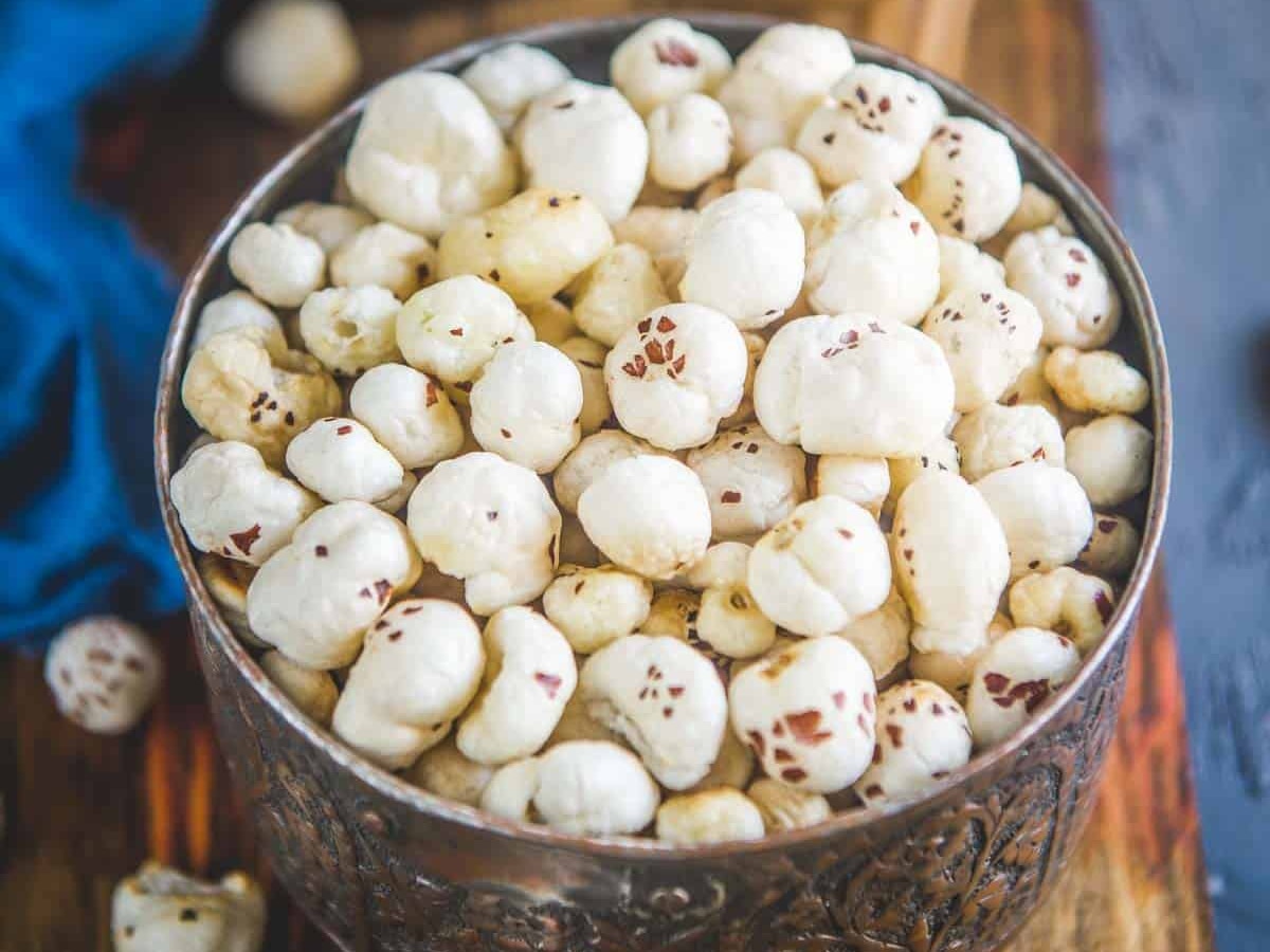 Makhana Health Benefits:महिलाओं के लिए गुणों की खान है मखाना, चेहरे पर आलिया भट्ट जैसी चमक लानी है तो जान लें ये 5 फायदे