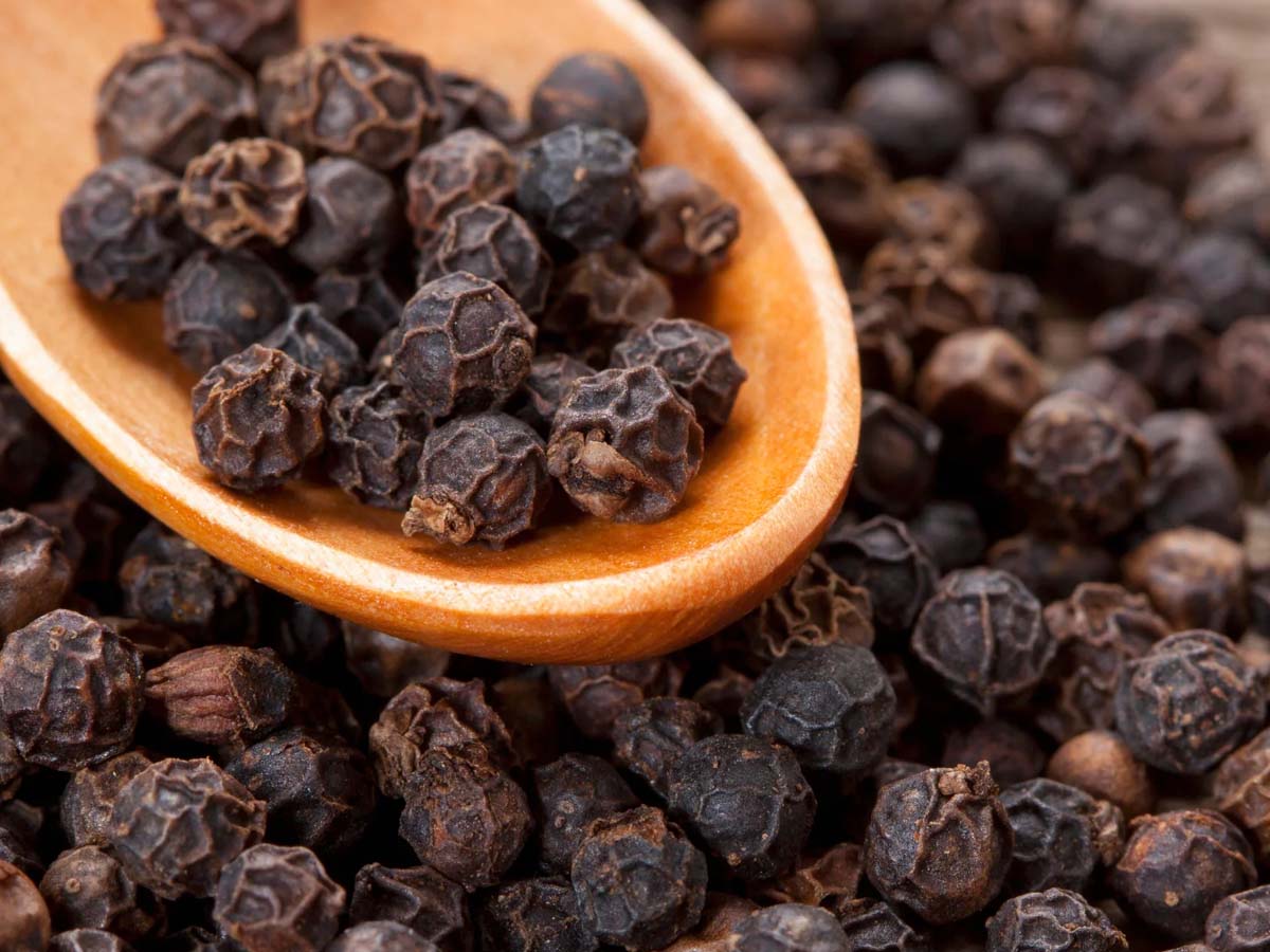 Black Pepper will help you quit smoking know other benefits