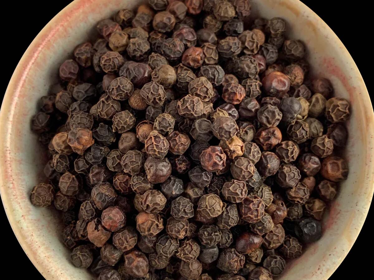 Black Pepper will help you quit smoking know other benefits