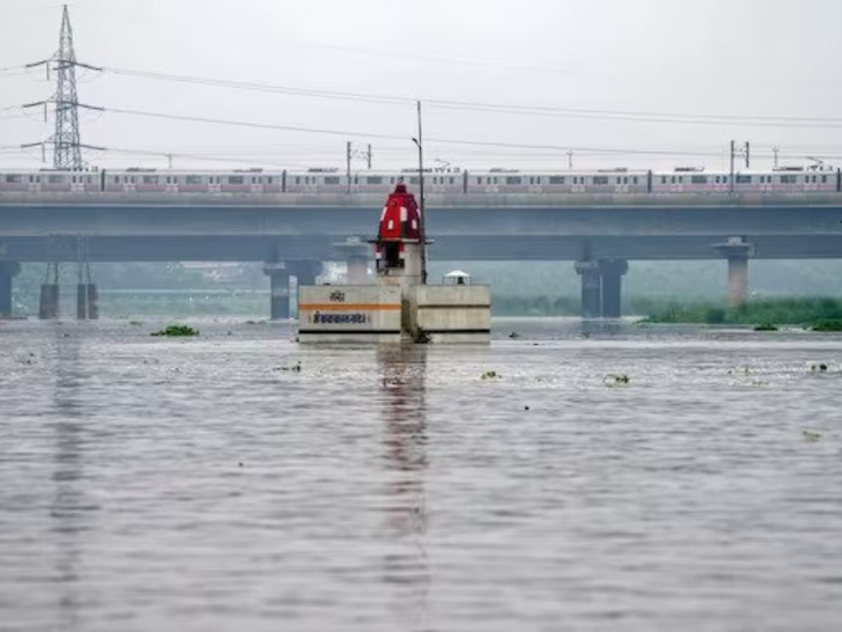 Delhi Flood: यमुना का जलस्तर होने लगा कम लेकिन खतरा बरकरार, एक और आफत आने वाली है!