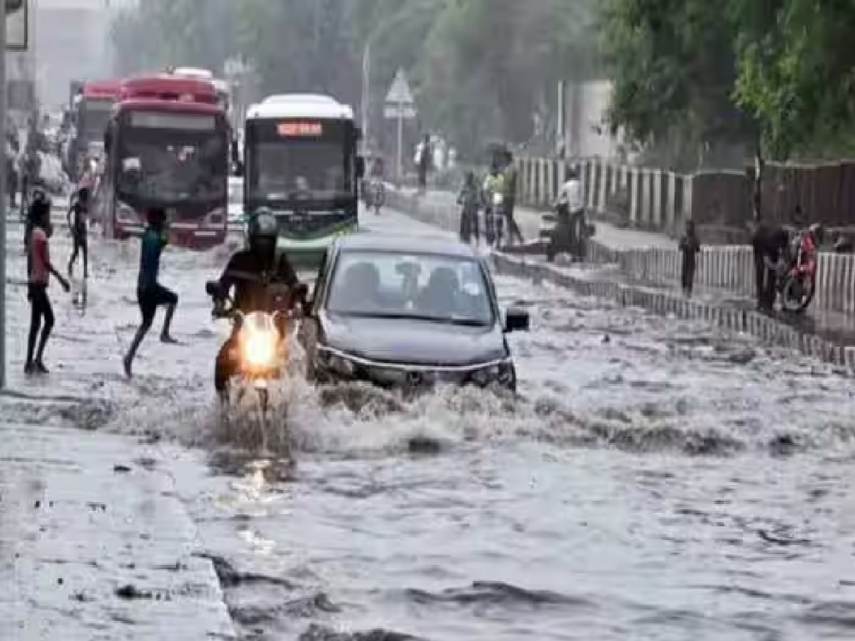 Delhi Traffic Advisory: यमुना का जलस्तर कम होने के बाद इन रास्तों पर शुरू हुई आवाजाही, यहां देखें पूरी लिस्ट