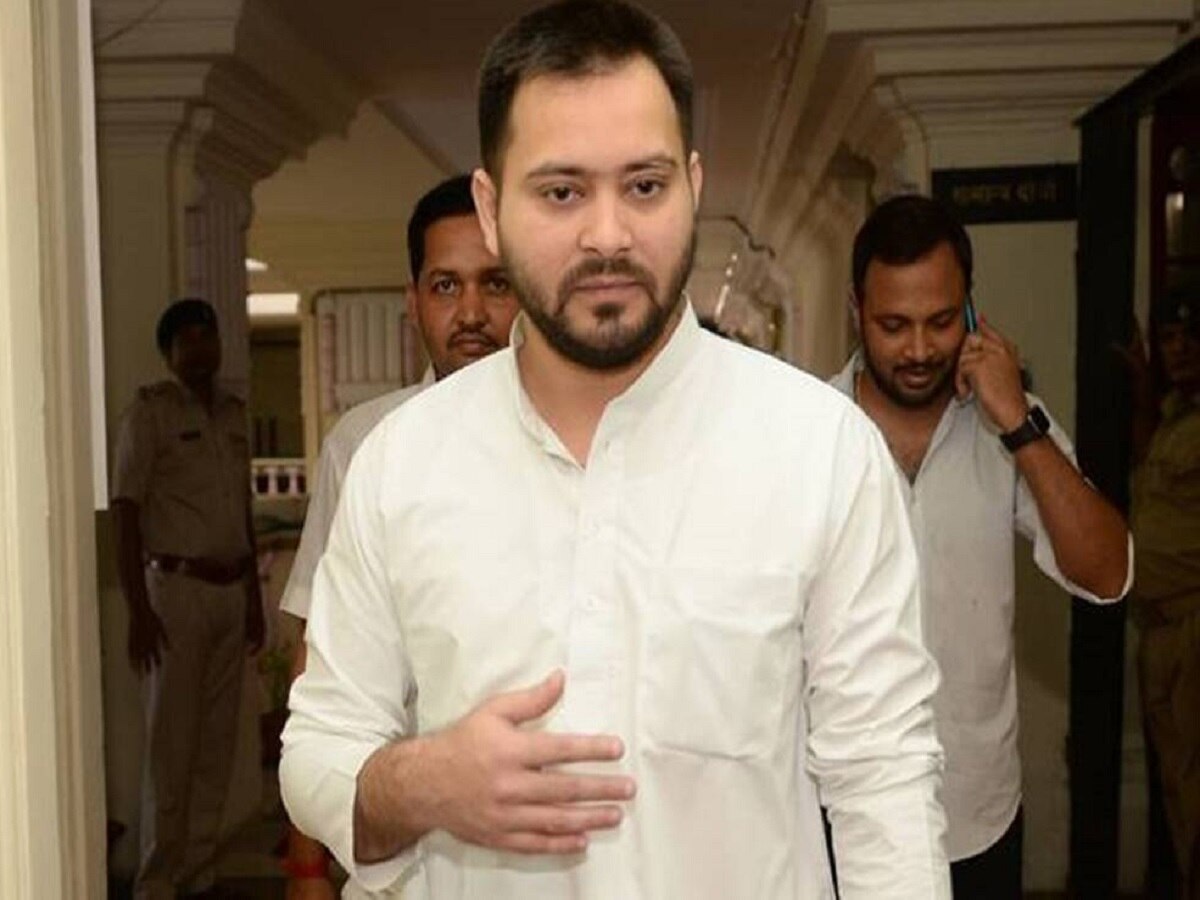 Muzaffarpur 71 health workers were dismissed bihar health minister tejashwi  yadav know why this action taken | Muzaffarpur: मुजफ्फरपुर में 71  स्वास्थ्यकर्मियों की बर्खास्तगी से विभाग में मचा ...