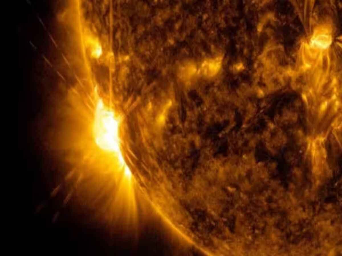 Solar Flare: हो जाएं अलर्ट! सूरज से उठने वाली हैं सौर लपटें, इस तरह डाल सकती हैं आप पर प्रभाव