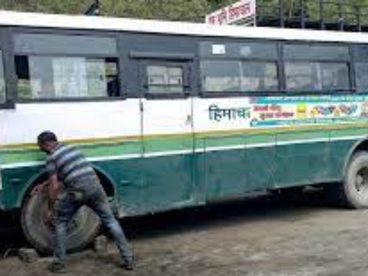 HRTC Bus: हिमाचल में भारी बरसात के चलते रोजाना 3-4 लाख के घाटे में नाहन डिपो