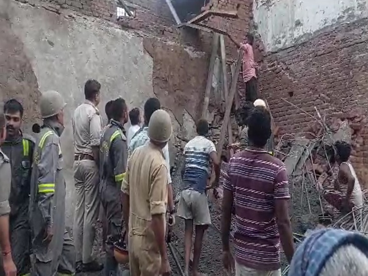 Bulandshahr accident house lentar collapsed 