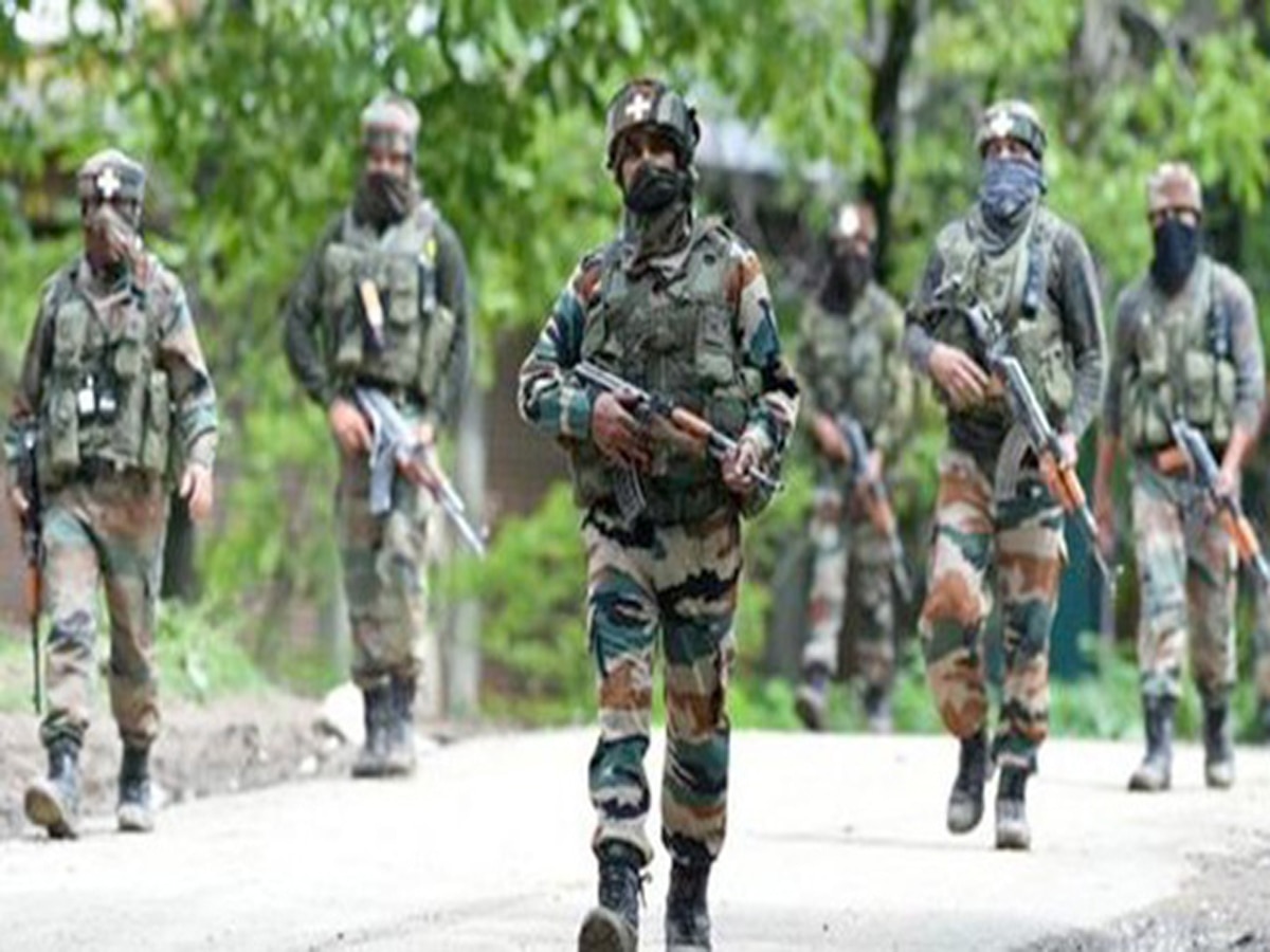 Kashmir में आतंकियों की बड़ी साजिश नाकाम, LOC पर दो आतंकी ढेर, सर्च ऑपरेशन जारी