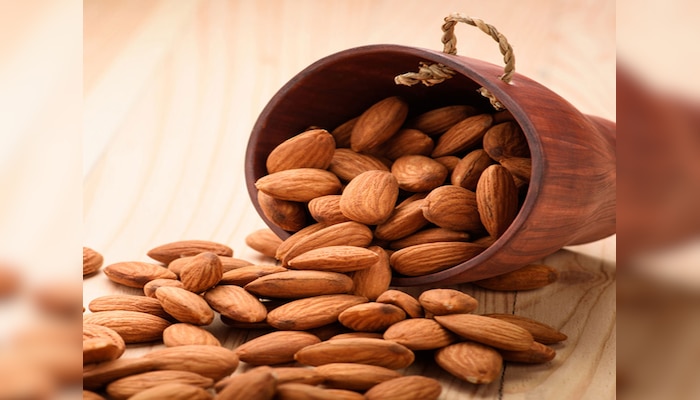 ये लोग कभी ना खाएं बादाम, हो सकता है खतरनाक 