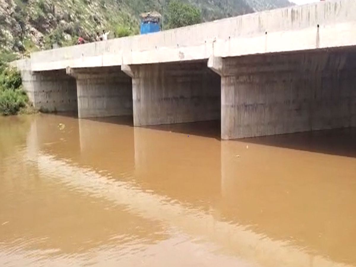 अलवर सरिस्का की वादियों में हुई जोरदार बारिश, रूपारेल नदी में आया पानी 