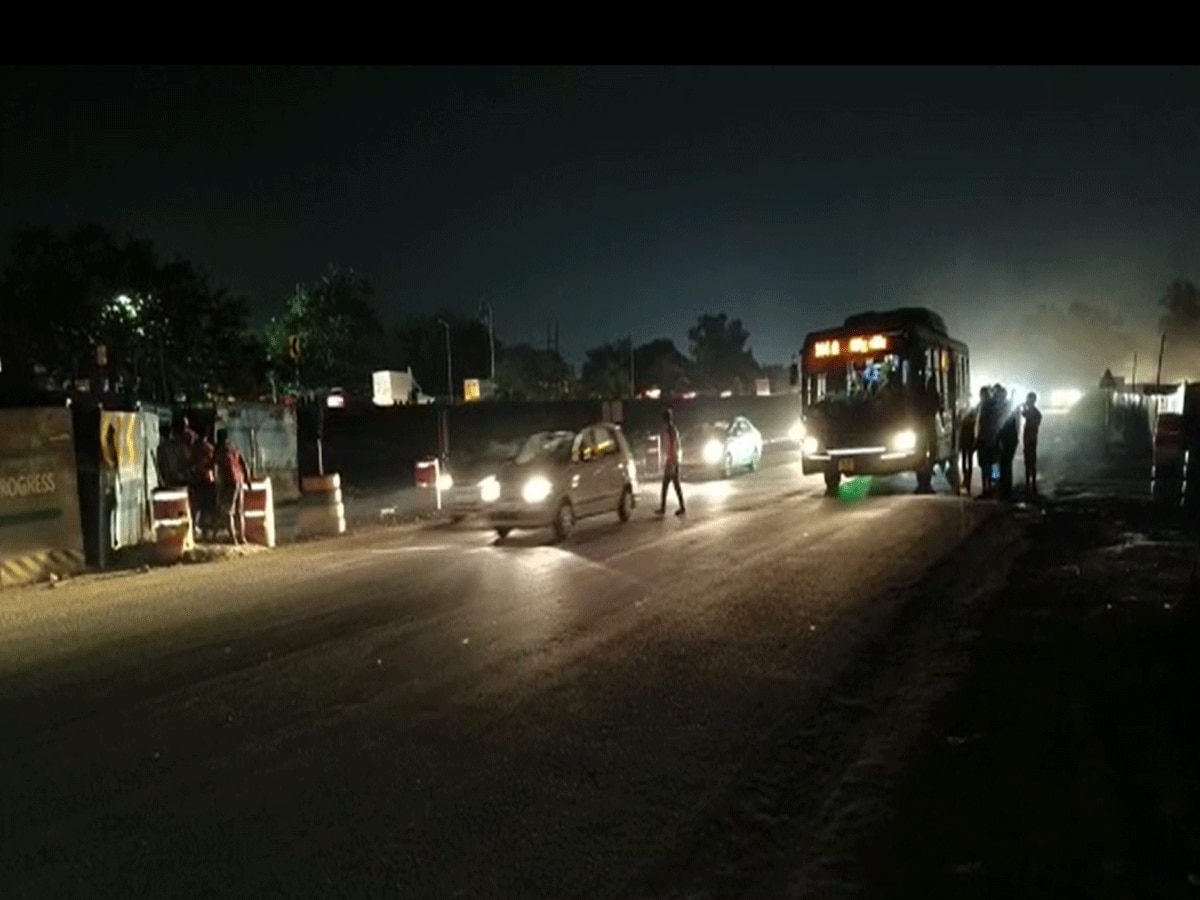Delhi Road Accident: दिल्ली में एक ओर बड़ा सड़क हादसा! तेज रफ्तार वाहन ने 2 को कुचला, मौके पर हुई मौत