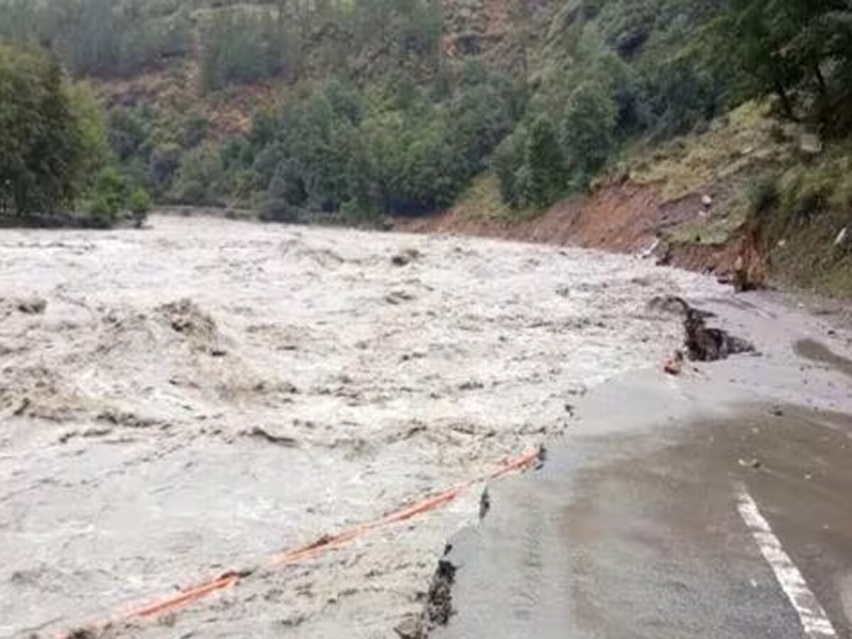 Lahaul Spiti News: बाढ़ और बारिश से लाहौल स्पीति में काफी नुकसान, राहत-बचाव का काम जारी!