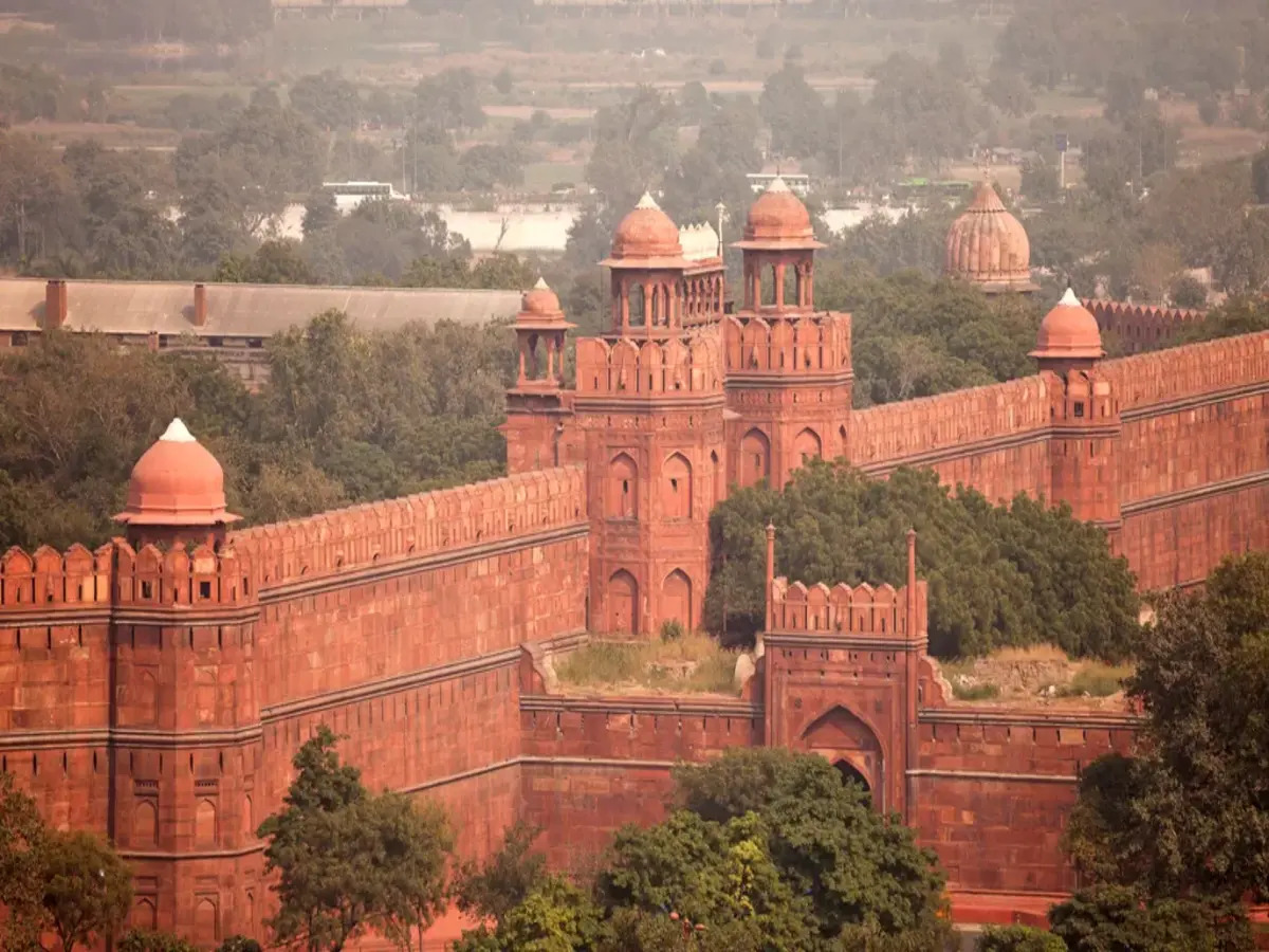 Red Fort Colour: ଆଗରୁ କିପରି ଥିଲା ଲାଲ କିଲ୍ଲା? କାହିଁକି ରଙ୍ଗ ବଦଳାଇଥିଲେ ...