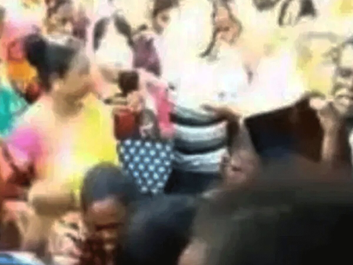 बंगाल से आया मणिपुर जैसा मामला, महिलाओं को निर्वस्त्र कर की पीटाई; video Viral  