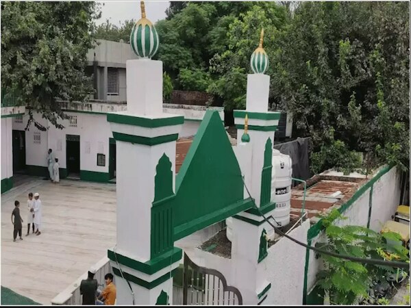 railways notice sent to these two mosques of delhi orders demolish the ...