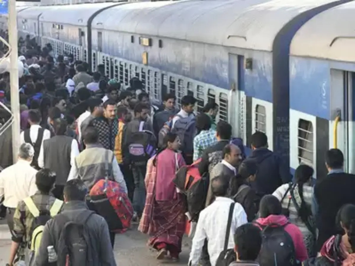 Indian Railways: ଏସି-ସ୍ଲିପର କୋଚ ନିୟମ ବଦଳାଇଲା ରେଳବାଇ, ଜାଣନ୍ତୁ ନୂଆ ନିୟମ 