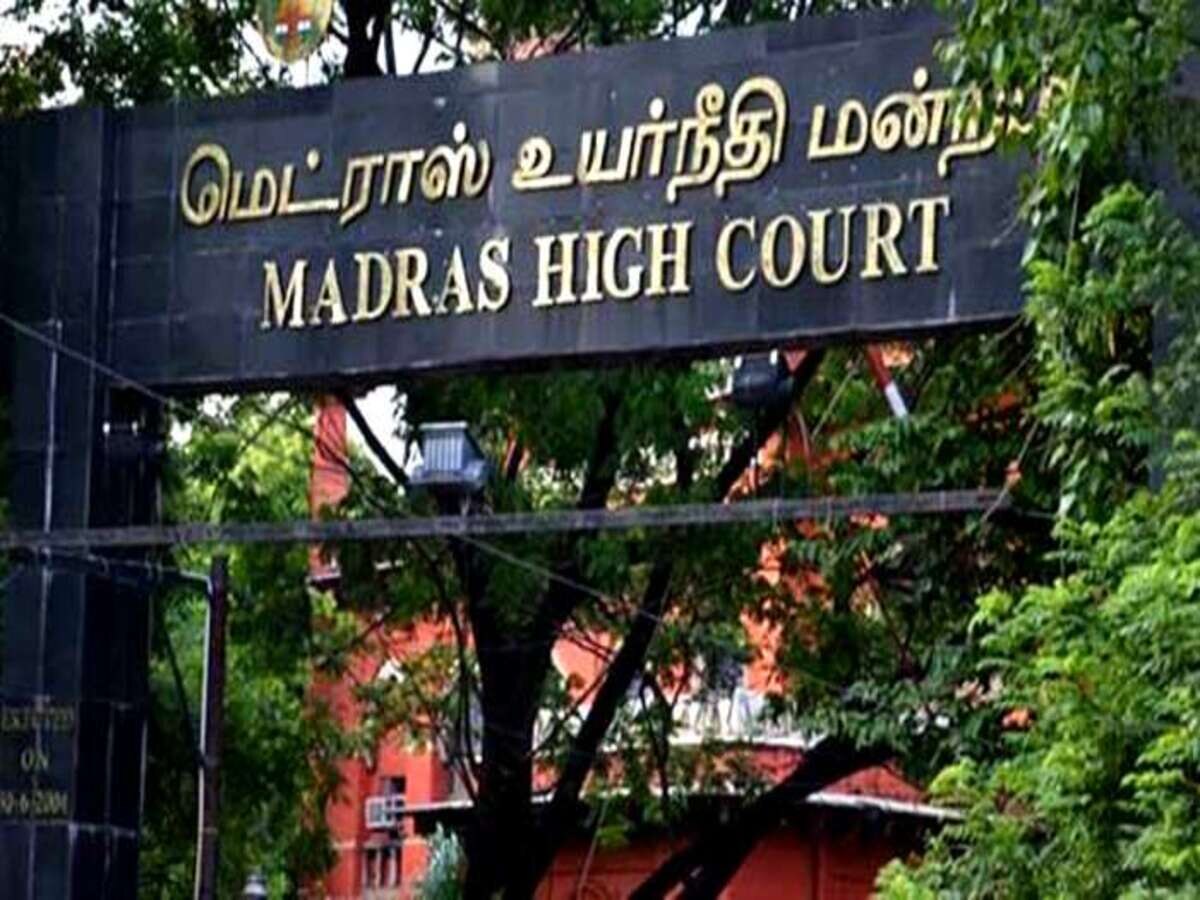 Madras High Court: ଆମ୍ବେଦକର ନୁହେଁ, ଅଦାଲତରେ ରହିବ କେବଳ ଥିରୁଭାଲୁଭର୍-ଗାନ୍ଧୀଙ୍କ ଫଟୋ  